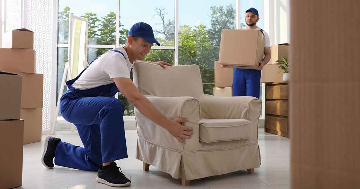 Основното предимство на хамалските услуги в Бургас е спестяването на време и усилия. Вместо да се занимавате сами с тежка физическа работа, можете да разчитате на екип, който ще свърши всичко вместо вас. Друго важно предимство е безопасността. Неправилното пренасяне на тежки мебели може да доведе до наранявания или повреди. Професионалните хамали имат опит и знаят как да избегнат подобни ситуации.