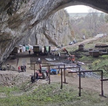 Снимките на „Непобедимите 2“ в Деветашката пещера са обявени за незаконни