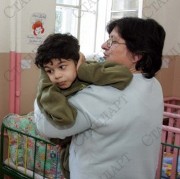 Дете от Могилино проходи