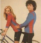 Млади манекени представят новата модна колекция