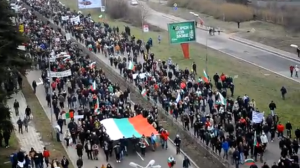 Километри беше шествието на протестиращите във Варна