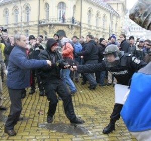 Кои са фалшивите лица на протестите? 2 протести