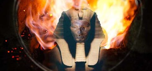 Маската на Тутанкамон, символи