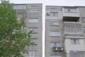 28-годишна скочи от покрив заради дългове 1 Жената е оцеляла като по чудо