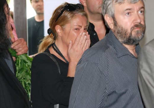 Хилда Казасян плаче неутешимо