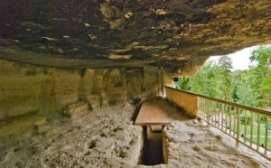 Уникалният скален манастир Аладжа пази своите тайни 