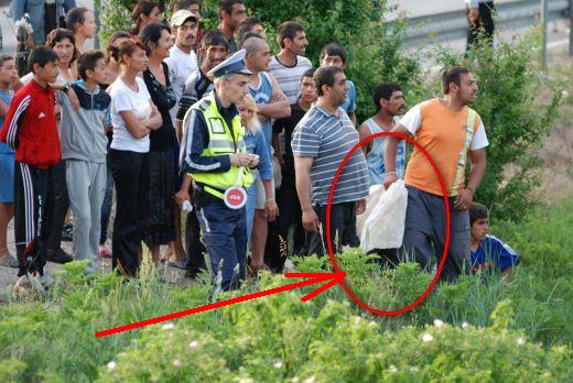 Роми с чували щяха да атакуват обърнатия ТИР