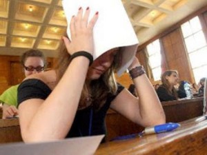 Да вдигнем адреналина с бисерите от матурите! 2 Бисерите от матурите и тази година са цветущи!
