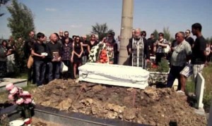 Погребаха малката 6-годишна Лени 