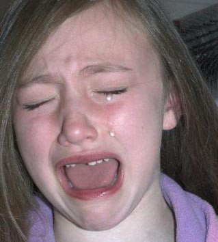 girl crying BB4840