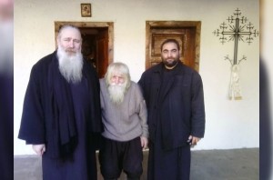 В деня на Св. Димитрий Сливенски живият светец дядо Добри дари средства за БГ манастир 3 dobri-svetec