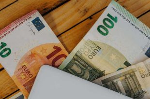 За мнозина трудовият договор означава финансова стабилност, което улеснява осигуряването на заем.