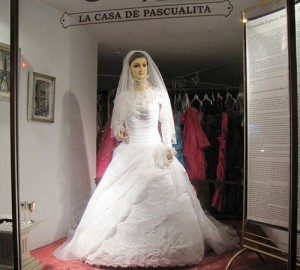 Зловещата съдба на една булка - препарирана кукла или легенда?! 2 булка