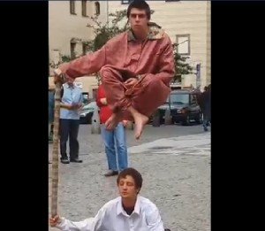 За тези хора не съществува гравитация! (ВИДЕО) 2 гравитация