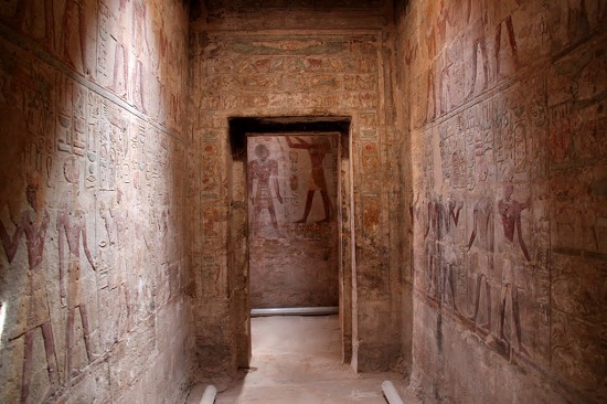 Храм Амада строен от фараон Тутмос III в Египет