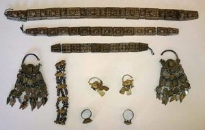 Сребърни накити от новооткритото съкровище от 17-ти век край Монтана в Северозападна България. Снимка: Национален исторически музей.