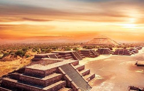 Теотиуакан е бил един от най-големите градове преди Колумб в Северна и Южна Америка.
